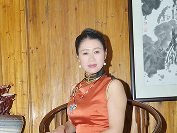 立注：立式注塑機的先行者