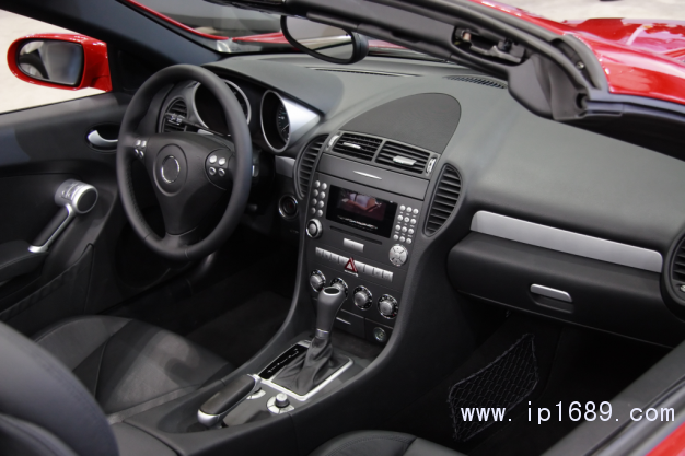 卡博特(中國(guó))投資有限公司將首次展示的低氣味藍(lán)相汽車專用黑色色母粒