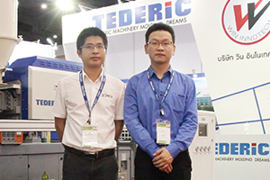 泰瑞海外區(qū)域經(jīng)理沈杰(右)