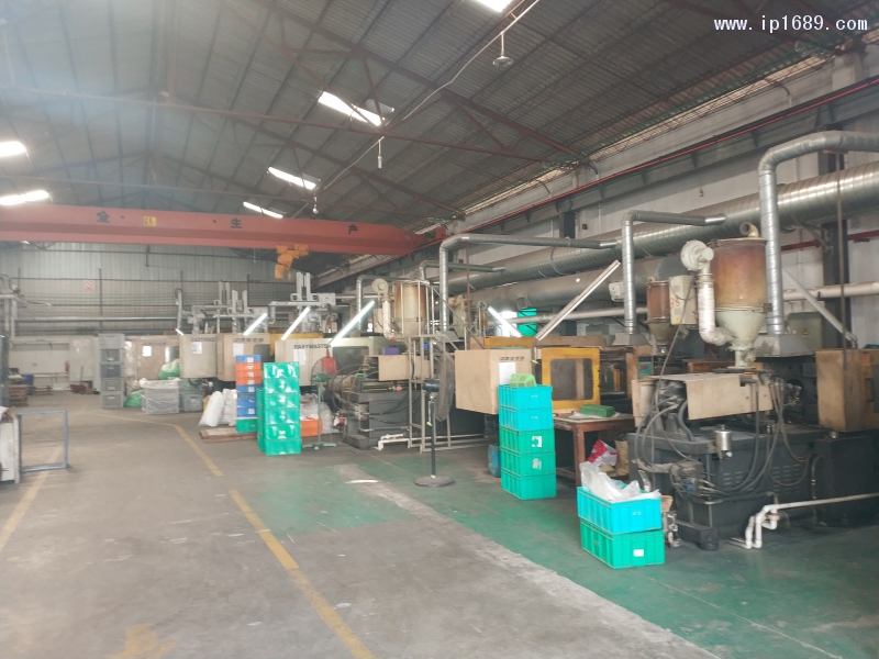 佛山市順德區(qū)容桂祥佳塑料五金廠 (4)車間機器