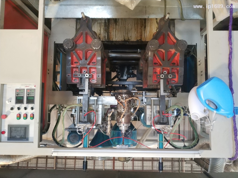 佛山市順德區容桂亮徽塑料五金廠 (3)機器