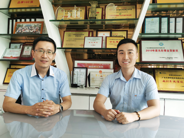 文穗：一邊是穩，一邊是闖