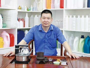 寶捷：吹瓶技術(shù)向著高度智能化發(fā)展