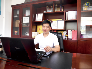 雄球： 緊跟行業(yè)趨勢(shì)  堅(jiān)持走創(chuàng)新道路