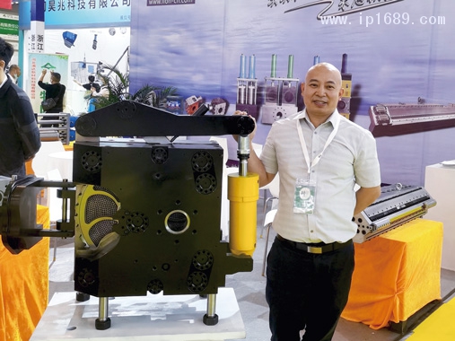 臺州市黃巖萊恩模業有限公司總經理羅日貴