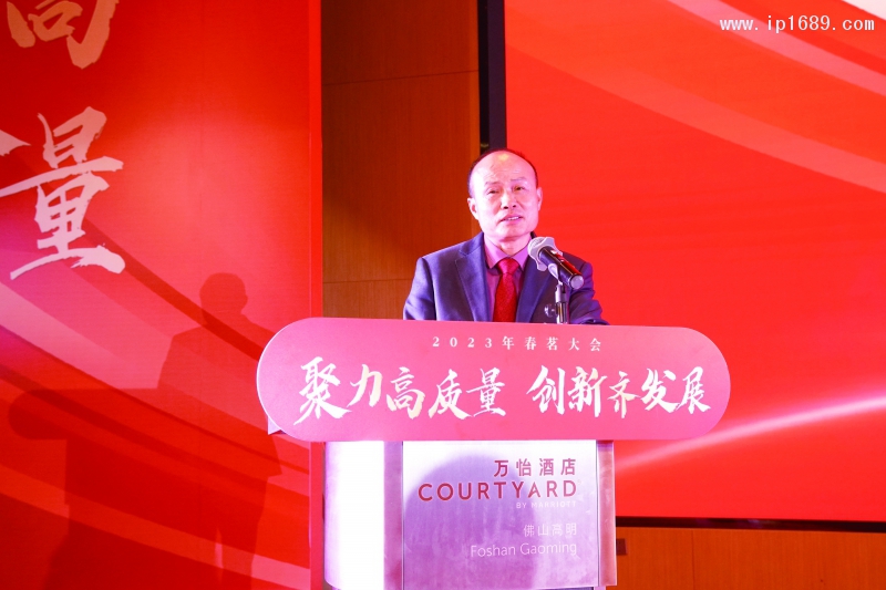 廣東冠盛新材料股份有限公司董事長、佛山市塑料制品行業協會第一屆會長劉錦柱