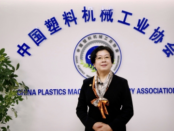 粟東平：希望為我們所愛的生活、事業奉獻更多光和熱