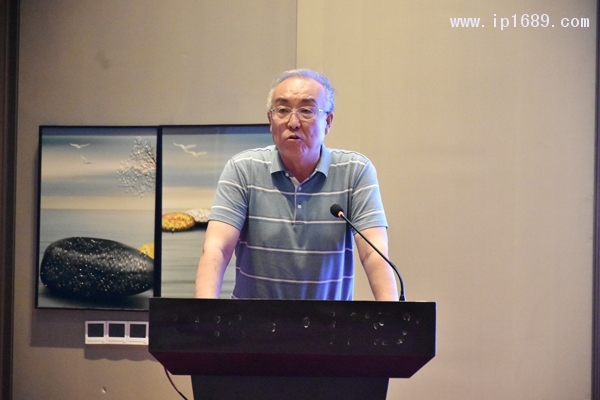 山西省住房和城鄉建設廳原副廳長、省塑料行業協會名譽顧問頊連斌講話