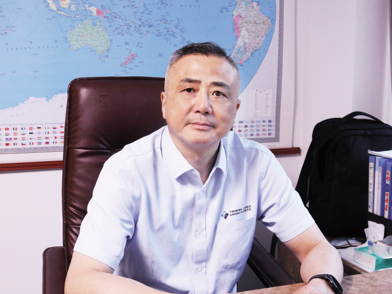 鴻正聯塑(浙江)機械有限公司營銷公司總監黃文革