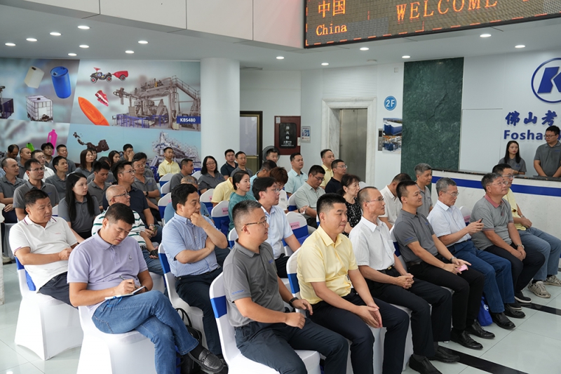 客戶代表、供應商代表共同見證儀式舉行