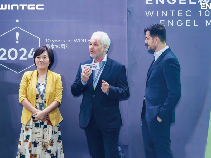 ENGEL亞洲及大洋洲總裁魏邁絡(中)-拷貝