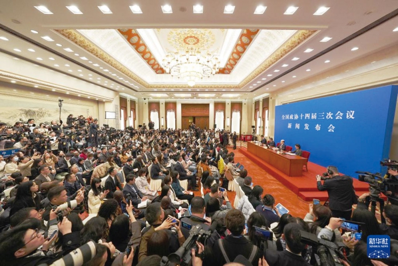 政府工作報告揭示2025塑機行業新動向-拷貝-2