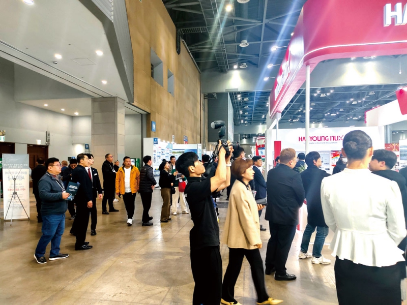 全球塑膠巨頭齊聚，展示前沿技術(shù)設備-拷貝