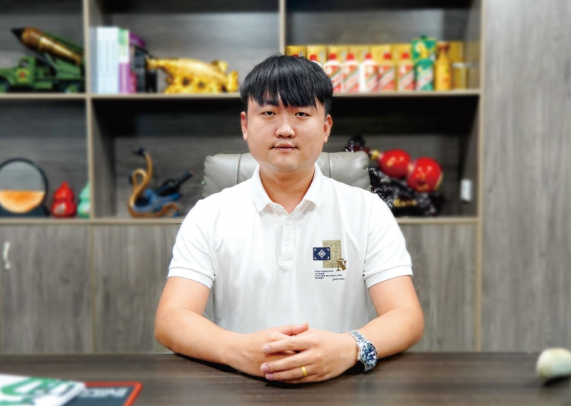 銷售總監(jiān)肖雄港