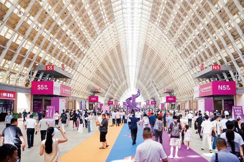 設(shè)置五大主題展區(qū)-助推產(chǎn)業(yè)鏈協(xié)作